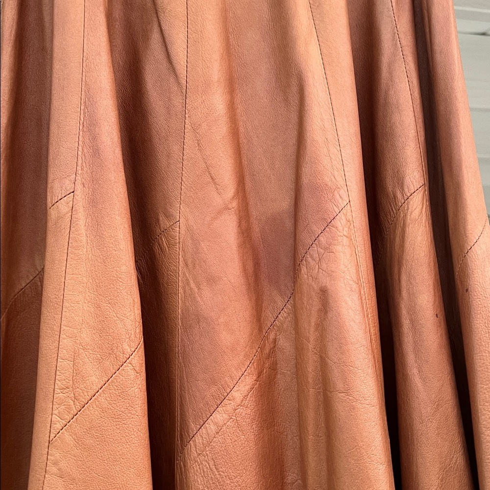 Gorgeous Vintage La Pelle Italian flowy leather skirt - Picture 4 of 12